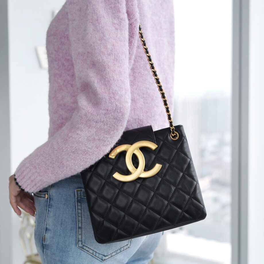 Chanel AS4596 24C Vintage Crossbody Bag