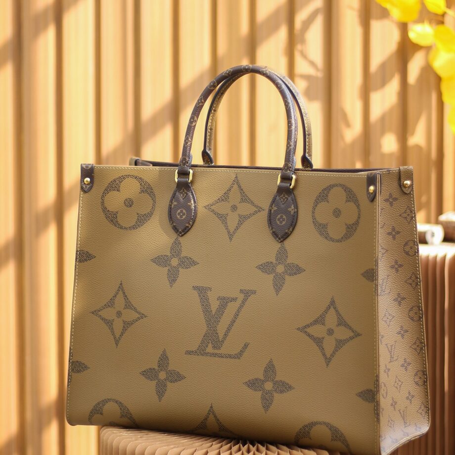 Louis Vuitton M45320 Onthego GM Tote Bag