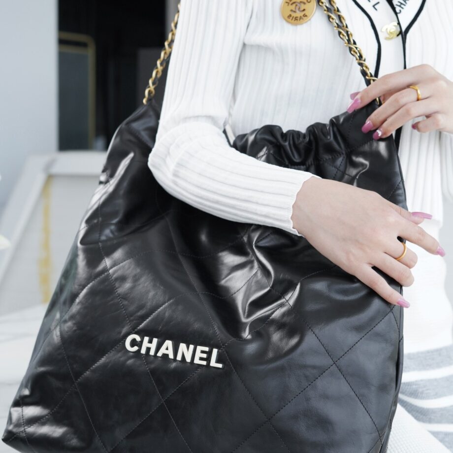 Chanel AS3262 Large Black Shiny Calfskin & Gold-Tone Metal Chanel 22 Large Handbag