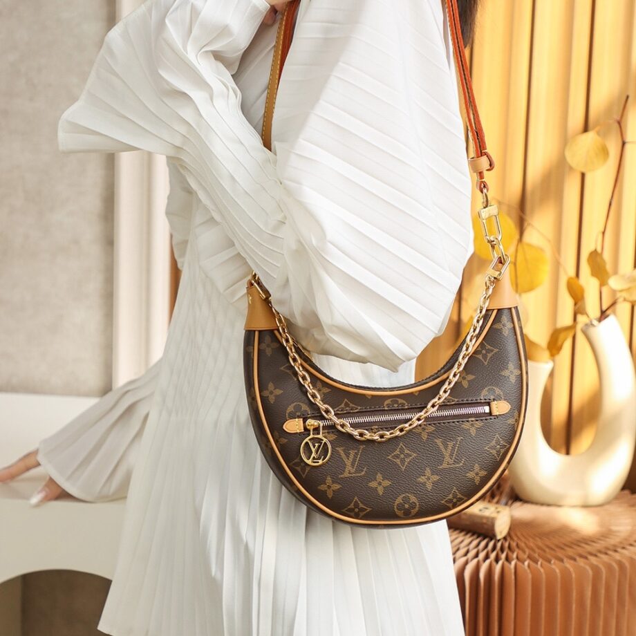 Louis Vuitton M81098 Half-Moon Baguette Loop Handbag