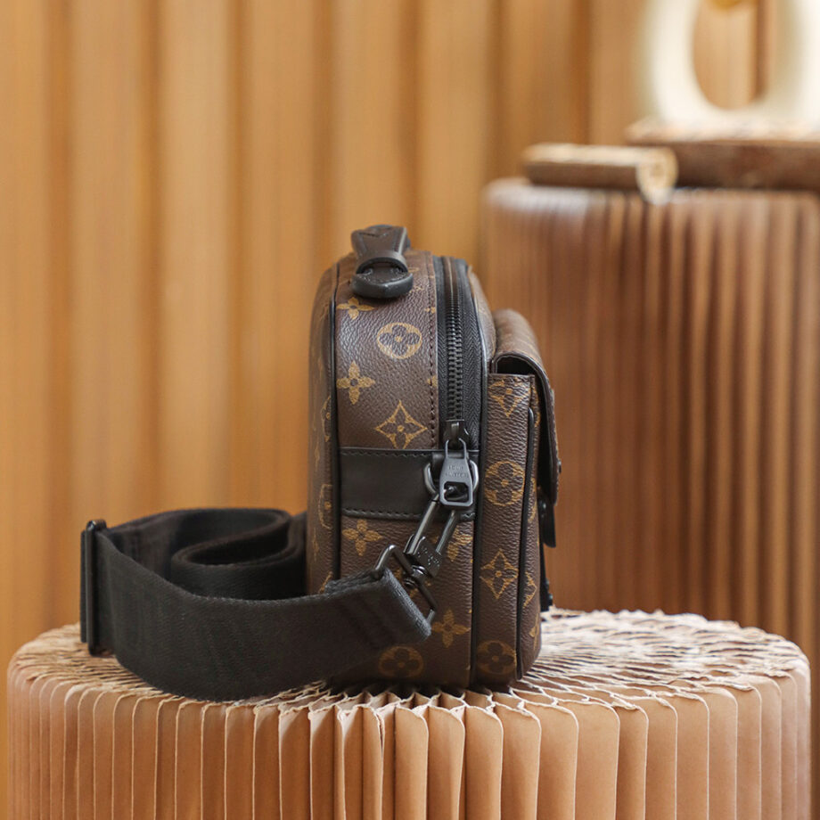 Louis Vuitton M45806 S Lock Messenger