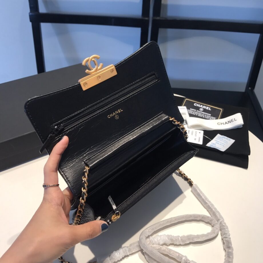 Chanel Oil Wax Cowhide Vintage Hardware Wallet On Chain