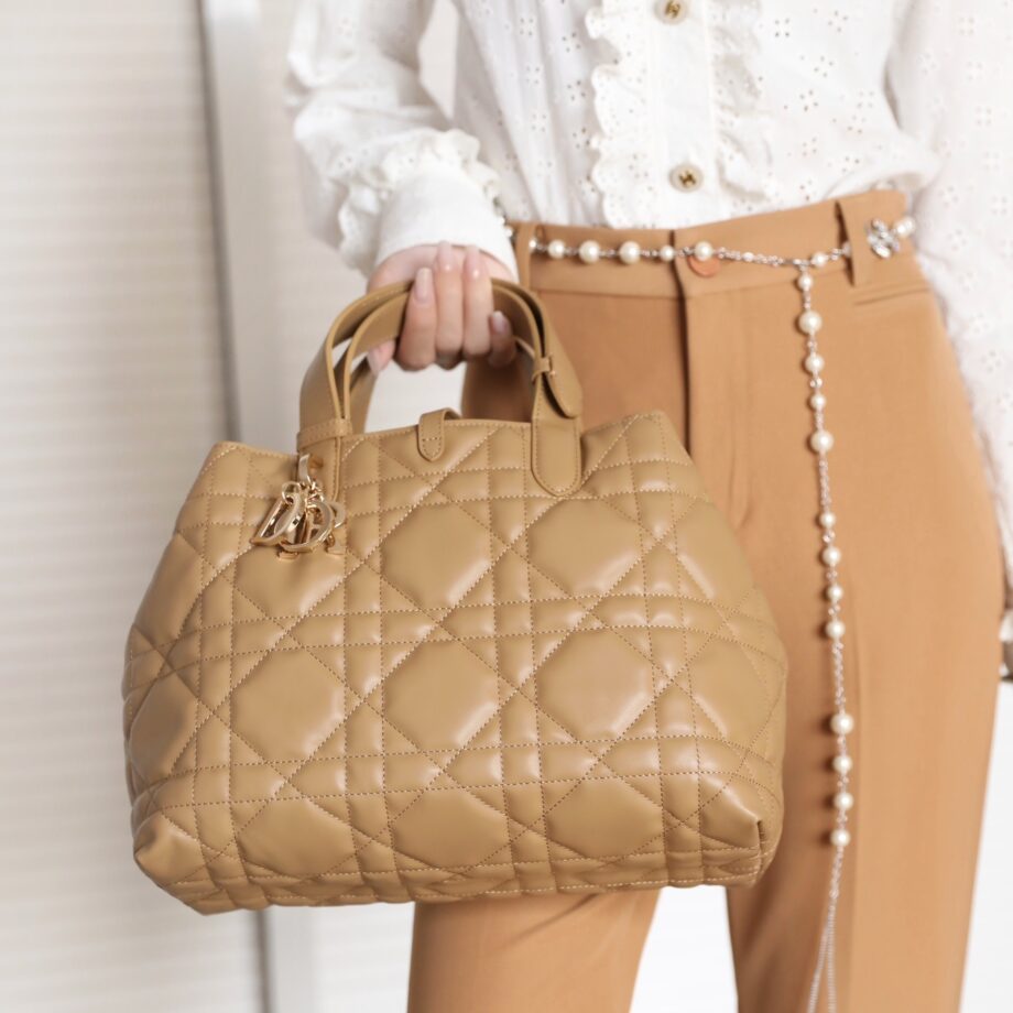 Dior M2821 Medium Tan Macrocannage Toujours Bag