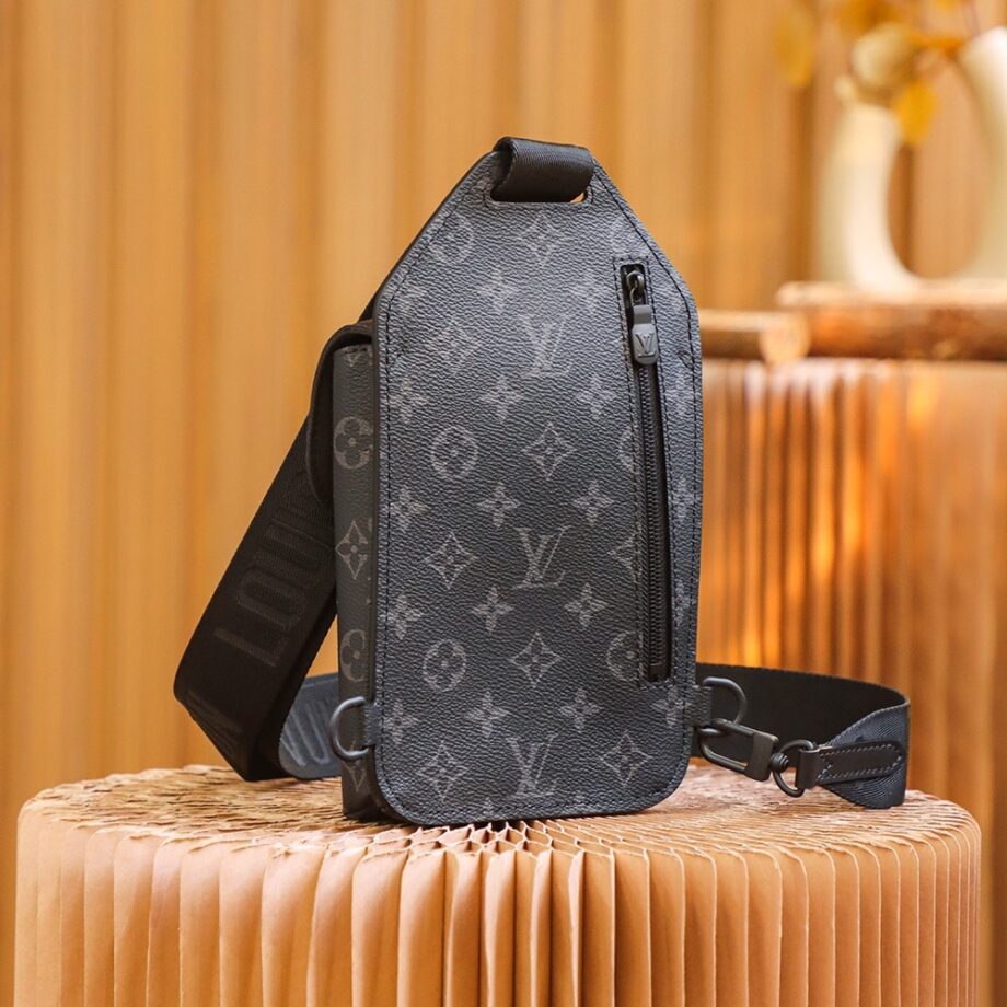 Louis Vuitton M45912 Men'S Saumur Slingbag