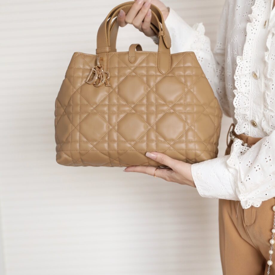 Dior M2821 Medium Tan Macrocannage Toujours Bag