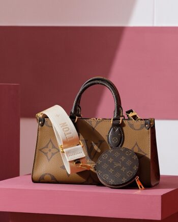 Louis Vuitton M46653 Onthego East West