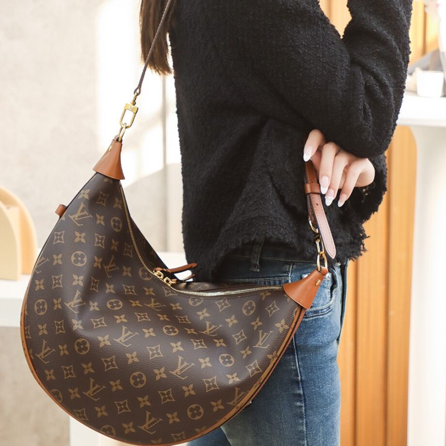 Louis Vuitton M46311 Loop Hobo Bag