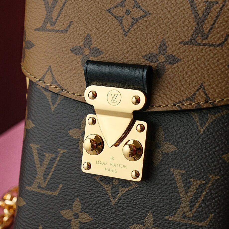 Louis Vuitton M82465 Camera Box