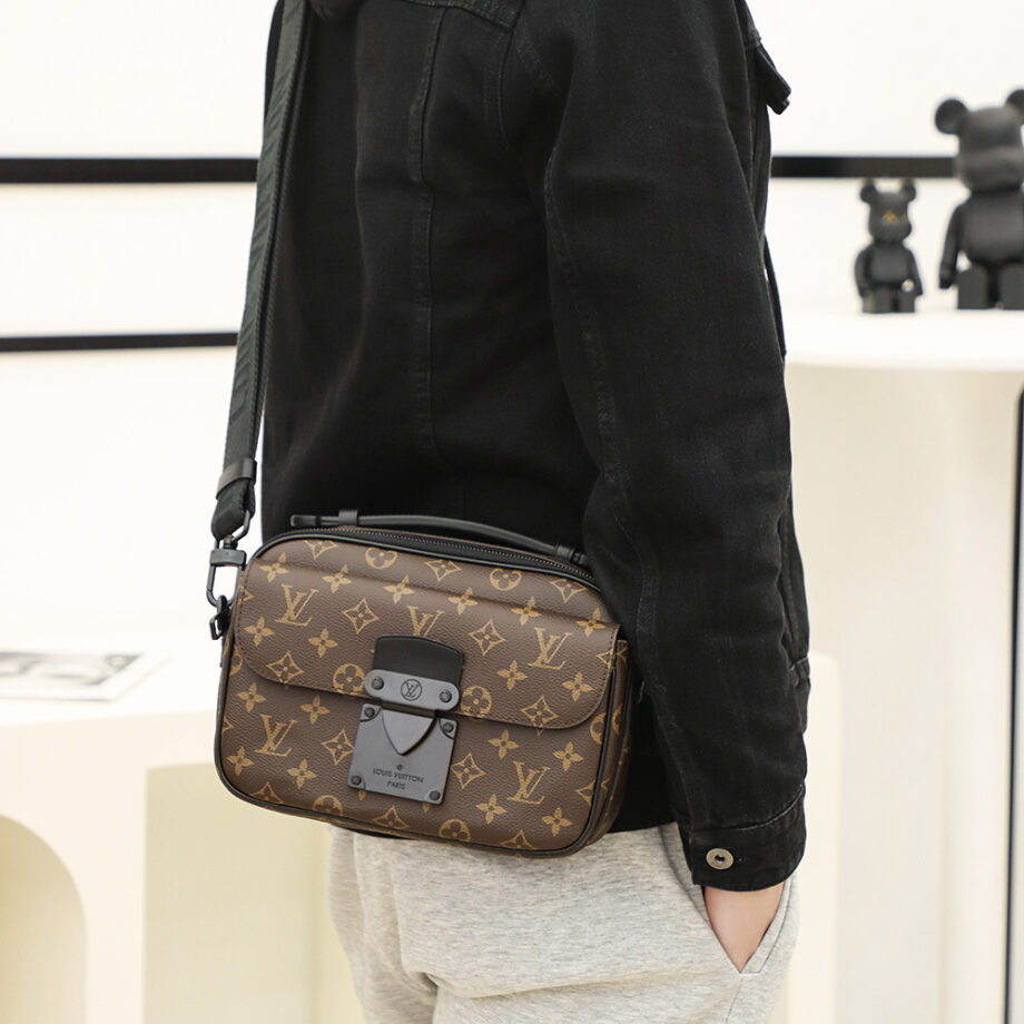 Louis Vuitton M45806 S Lock Messenger