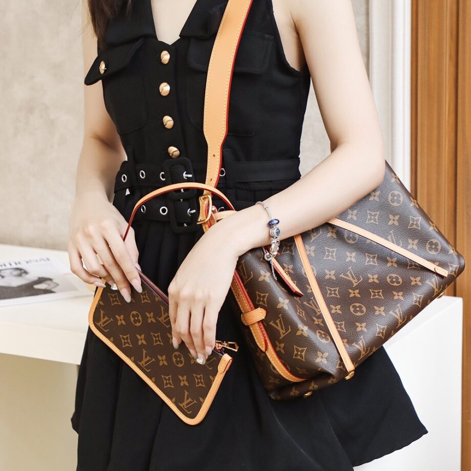 Louis Vuitton M46203 CarryAll Small Handbag