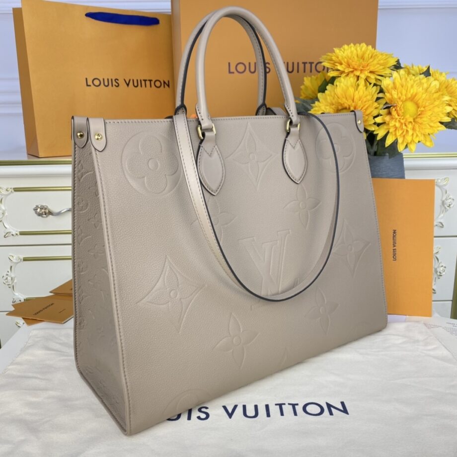 Louis Vuitton M44933 Gray Onthego Gm Handbag