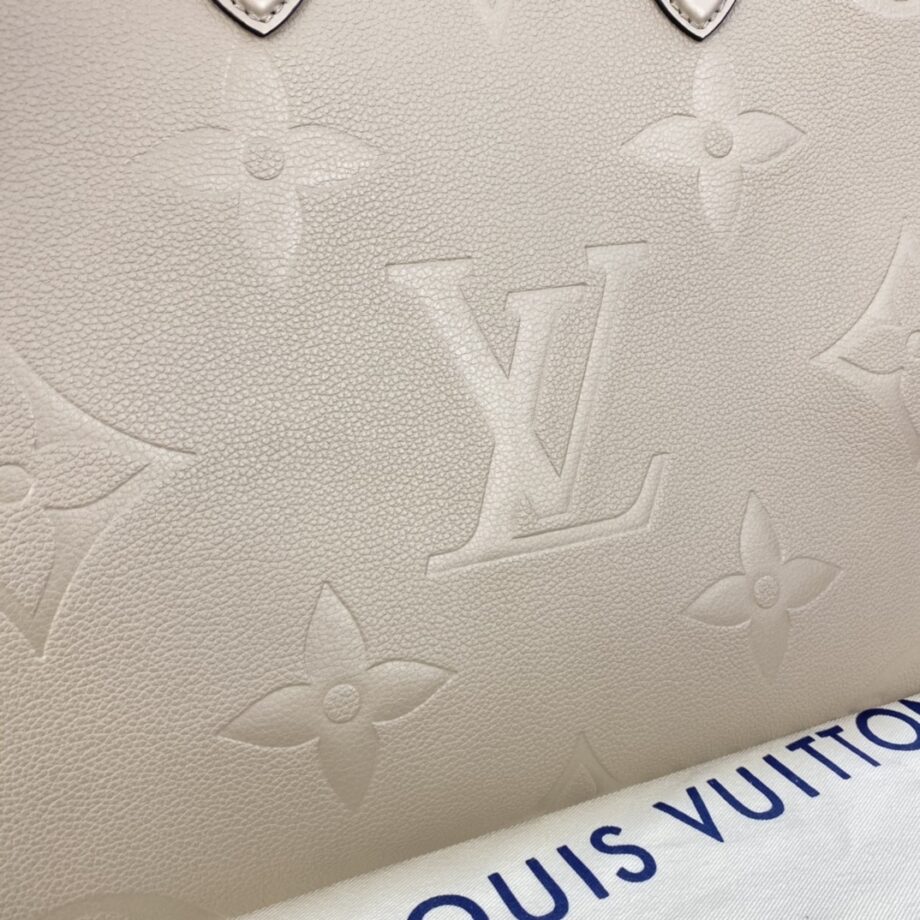 Louis Vuitton M44933 Gray Onthego Gm Handbag