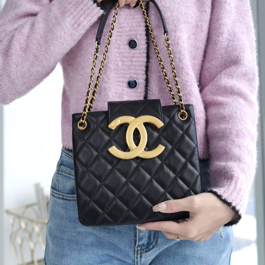 Chanel AS4596 24C Vintage Crossbody Bag